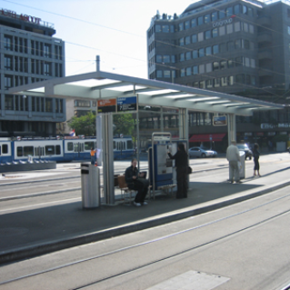 Wartehalle beidseitig